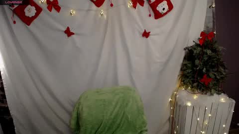 Laura online show from December 2024 02:22:01 PM