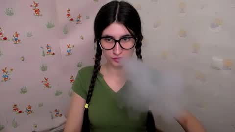 Laura online show from December 2025 01:42:01 PM