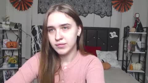 LauraHlot online show from November 2025 06:39:01 PM