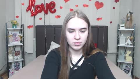LauraHlot online show from April 2026 05:44:01 PM