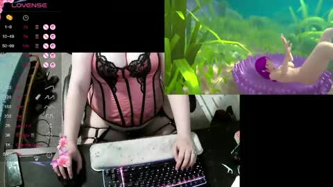Snapshot of laurali_violet chatting on May 2026 04:06:01 AM Laurali Violet online show from May 2026 04:06:01 AM