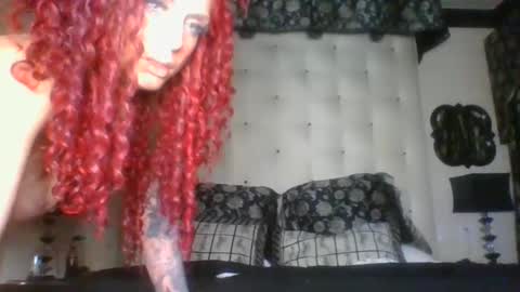 Snapshot of lauralye1983 chatting on February 2025 08:29:01 AM Lilian Banks online show from February 2025 08:29:01 AM