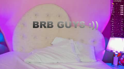 Laura MartinGMT-5 2200-0600 online show from January 2025 07:19:02 AM