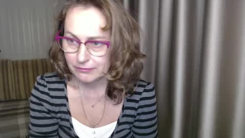 Lauraoven1 online show from December 2024 03:10:02 PM