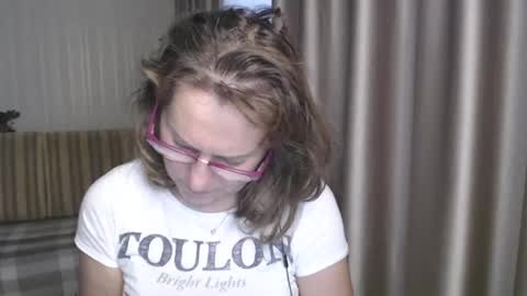 Lauraoven1 online show from December 2024 08:24:01 AM