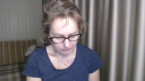 Lauraoven1 online show from January 2025 05:44:02 PM