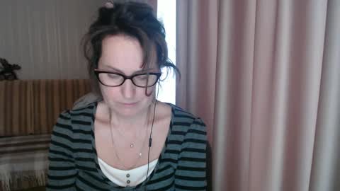 Lauraoven1 online show from February 2025 01:30:01 PM