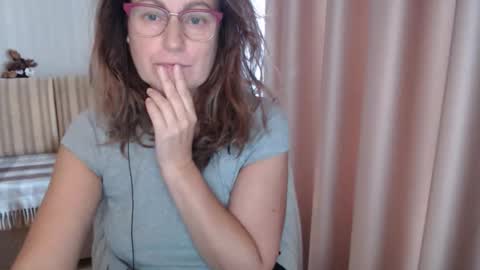 Lauraoven1 online show from October 2025 12:50:01 PM