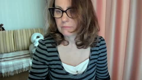 Snapshot of lauraoven1 chatting on May 2026 02:22:02 PM Lauraoven1 online show from May 2026 02:22:02 PM