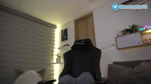 Snapshot of laurasophya chatting on December 2024 03:30:02 AM Laura online show from December 2024 03:30:02 AM