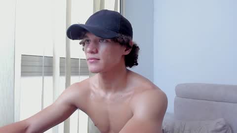 Laureent online show from December 2024 06:54:02 PM