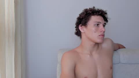 Laureent online show from February 2025 02:22:02 PM