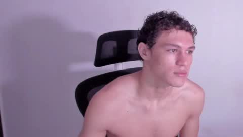 Laureent online show from April 2026 08:25:02 PM