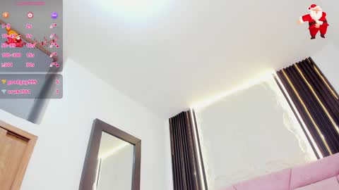 Laurem online show from December 2024 07:22:01 PM