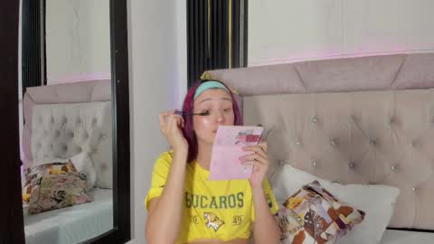 Laurem online show from February 2026 07:17:02 PM