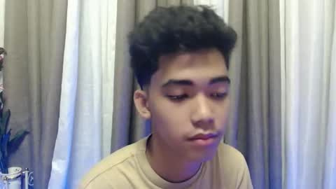 laurence_cuttieguyhere online show from March 2026 06:33:01 PM