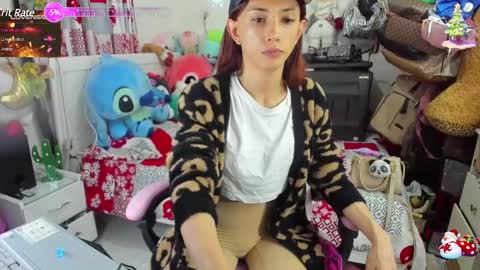 Snapshot of laurencesophiets chatting on December 2024 09:09:02 PM SF online show from December 2024 09:09:02 PM