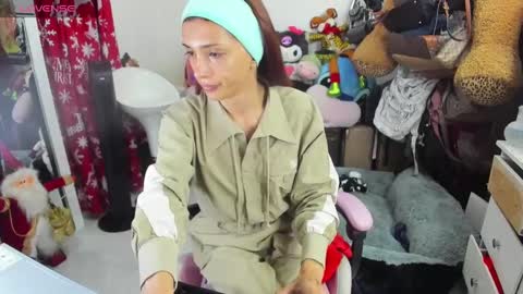 Snapshot of laurencesophiets chatting on December 2024 03:28:01 PM SF online show from December 2024 03:28:01 PM