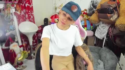 Snapshot of laurencesophiets chatting on December 2024 02:54:01 PM SF online show from December 2024 02:54:01 PM