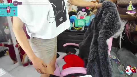 Snapshot of laurencesophiets chatting on December 2024 07:00:02 PM SF online show from December 2024 07:00:02 PM