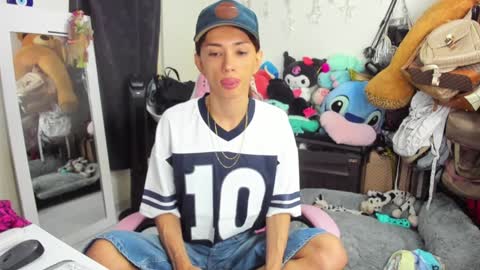 Snapshot of laurencesophiets chatting on January 2025 03:28:01 PM SF online show from January 2025 03:28:01 PM