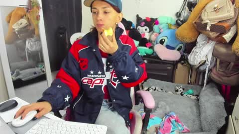 Snapshot of laurencesophiets chatting on January 2025 03:12:02 PM SF online show from January 2025 03:12:02 PM