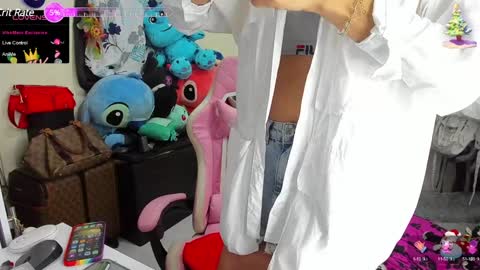 Snapshot of laurencesophiets chatting on January 2025 02:36:01 PM SF online show from January 2025 02:36:01 PM