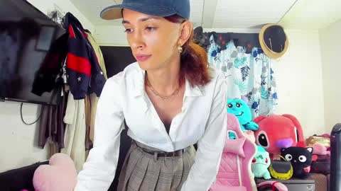 Snapshot of laurencesophiets chatting on January 2025 05:17:02 PM SF online show from January 2025 05:17:02 PM