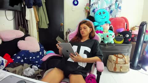 Snapshot of laurencesophiets chatting on January 2025 11:32:01 PM SF online show from January 2025 11:32:01 PM