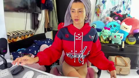 Snapshot of laurencesophiets chatting on January 2025 04:43:02 PM SF online show from January 2025 04:43:02 PM