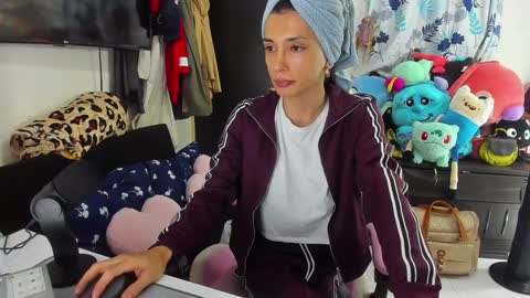 Snapshot of laurencesophiets chatting on January 2025 09:17:02 PM SF online show from January 2025 09:17:02 PM