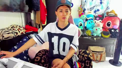 Snapshot of laurencesophiets chatting on February 2025 06:01:02 PM SF online show from February 2025 06:01:02 PM