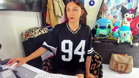 Snapshot of laurencesophiets chatting on March 2025 04:50:02 PM SF online show from March 2025 04:50:02 PM