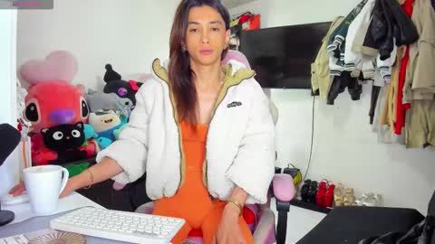 Snapshot of laurencesophiets chatting on October 2025 02:01:01 PM SF online show from October 2025 02:01:01 PM