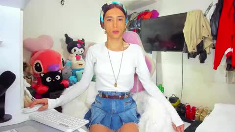 Snapshot of laurencesophiets chatting on October 2025 05:01:01 PM SF online show from October 2025 05:01:01 PM