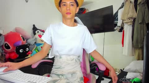 Snapshot of laurencesophiets chatting on October 2025 05:50:02 PM SF online show from October 2025 05:50:02 PM