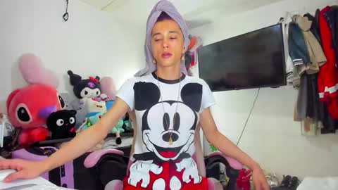 Snapshot of laurencesophiets chatting on November 2025 09:04:02 PM SF online show from November 2025 09:04:02 PM