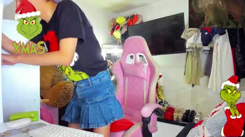 Snapshot of laurencesophiets chatting on December 2025 05:07:01 PM SF online show from December 2025 05:07:01 PM