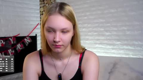 Ellie  online show from October 2025 11:33:02 AM