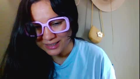 Snapshot of laurengirls1 chatting on April 2026 02:43:02 PM onlyfan laureng7 - 7 laureng2 online show from April 2026 02:43:02 PM