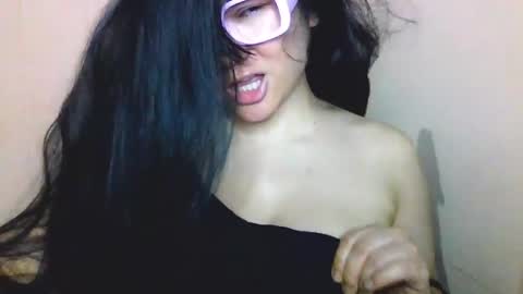 Snapshot of laurengirls1 chatting on April 2026 11:49:02 AM onlyfan laureng7 - 7 laureng2 online show from April 2026 11:49:02 AM