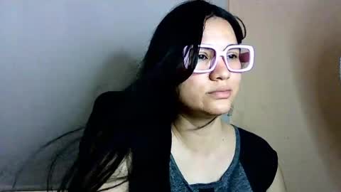 Snapshot of laurengirls1 chatting on May 2026 05:06:01 PM onlyfan laureng7 - 7 laureng2 online show from May 2026 05:06:01 PM