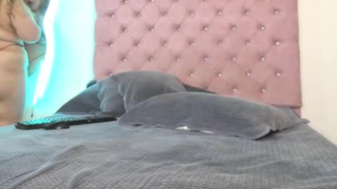 laurenlaine online show from September 2025 03:57:01 PM