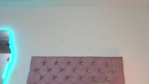 laurenlaine online show from April 2026 12:41:01 AM