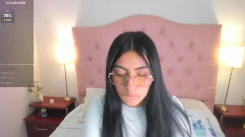 laurenn_smitth online show from February 2025 03:32:01 PM