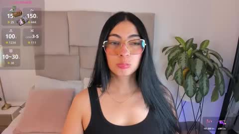 laurenn_smitth online show from October 2025 12:46:01 PM