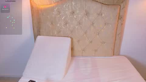 laurenn_smitth online show from March 2026 02:10:02 PM