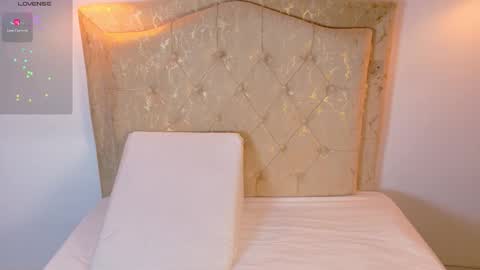 laurenn_smitth online show from March 2026 12:43:02 PM