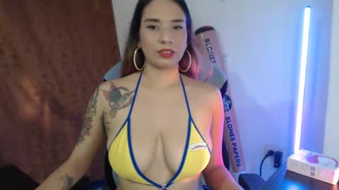 Lauren online show from February 2025 09:53:02 PM