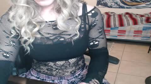 Lauren online show from February 2025 05:19:01 AM